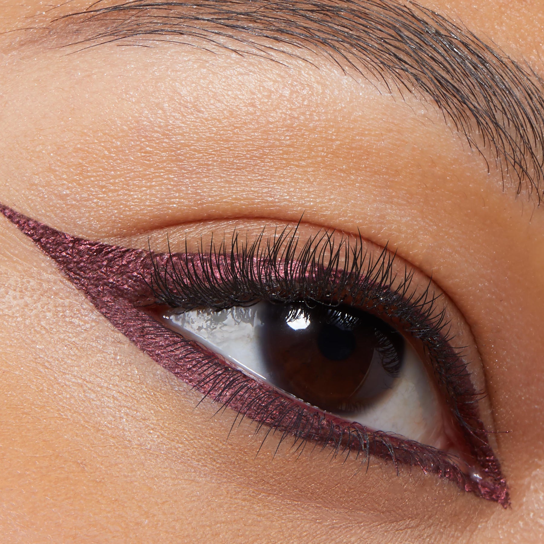 Vampire - Prismatic Effortless Liner Edge