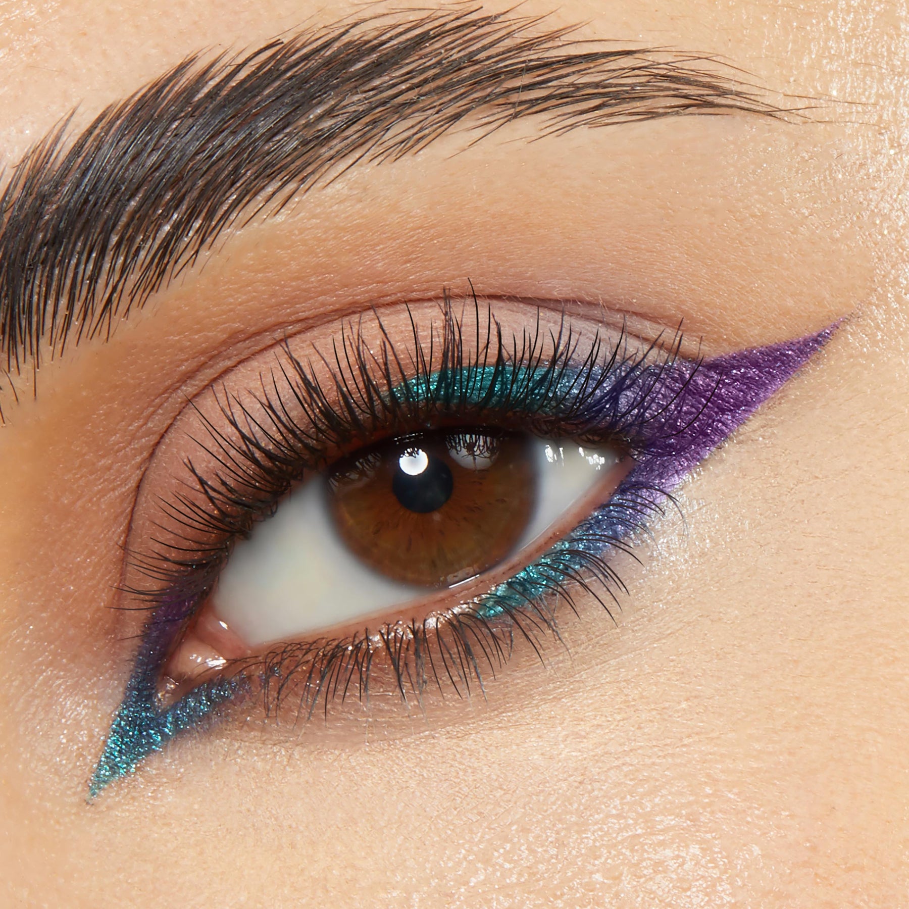 Power Trip - Polished Iconic Liner Mood