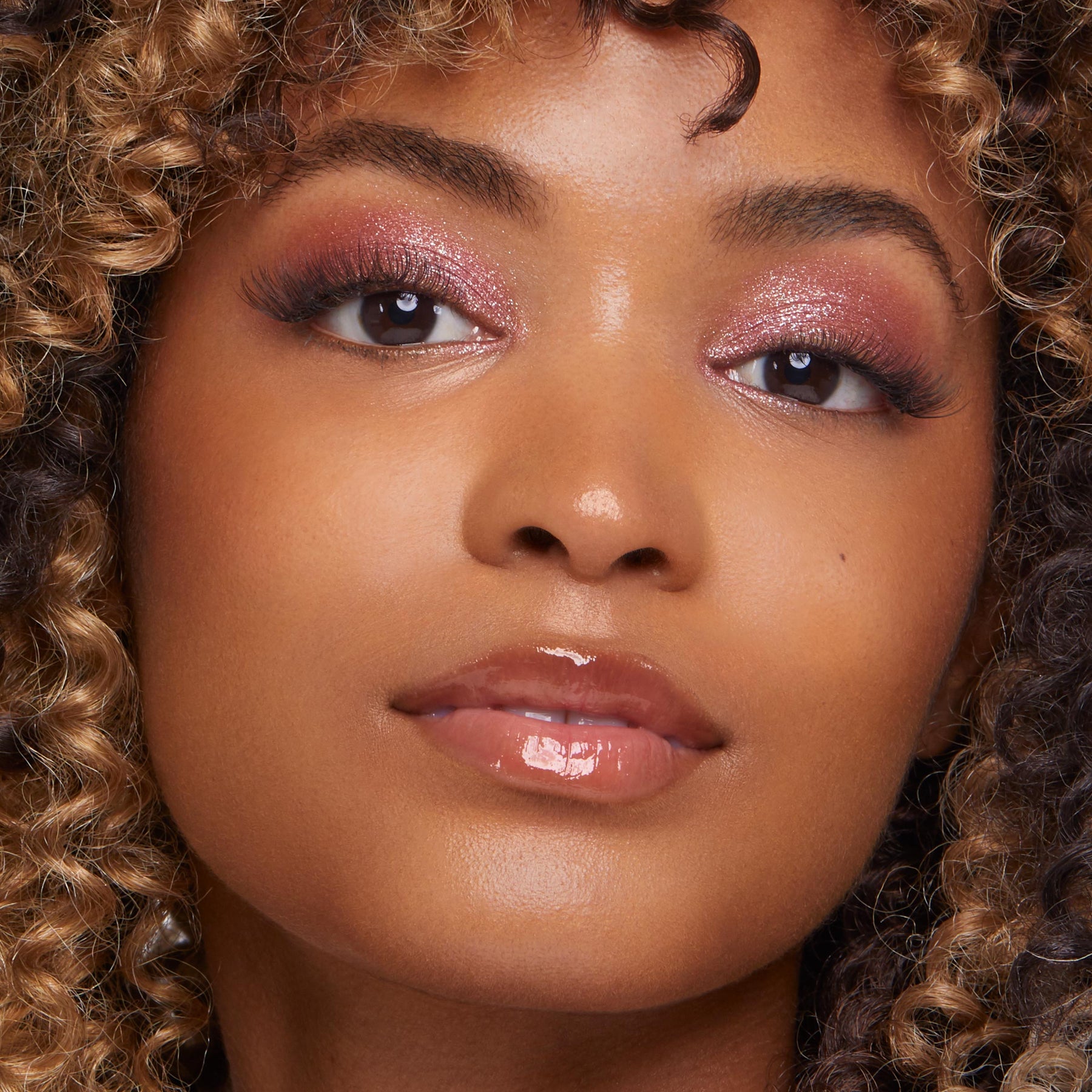 Medium Dark 145 W - Fresh Seasonal Complexion Canvas