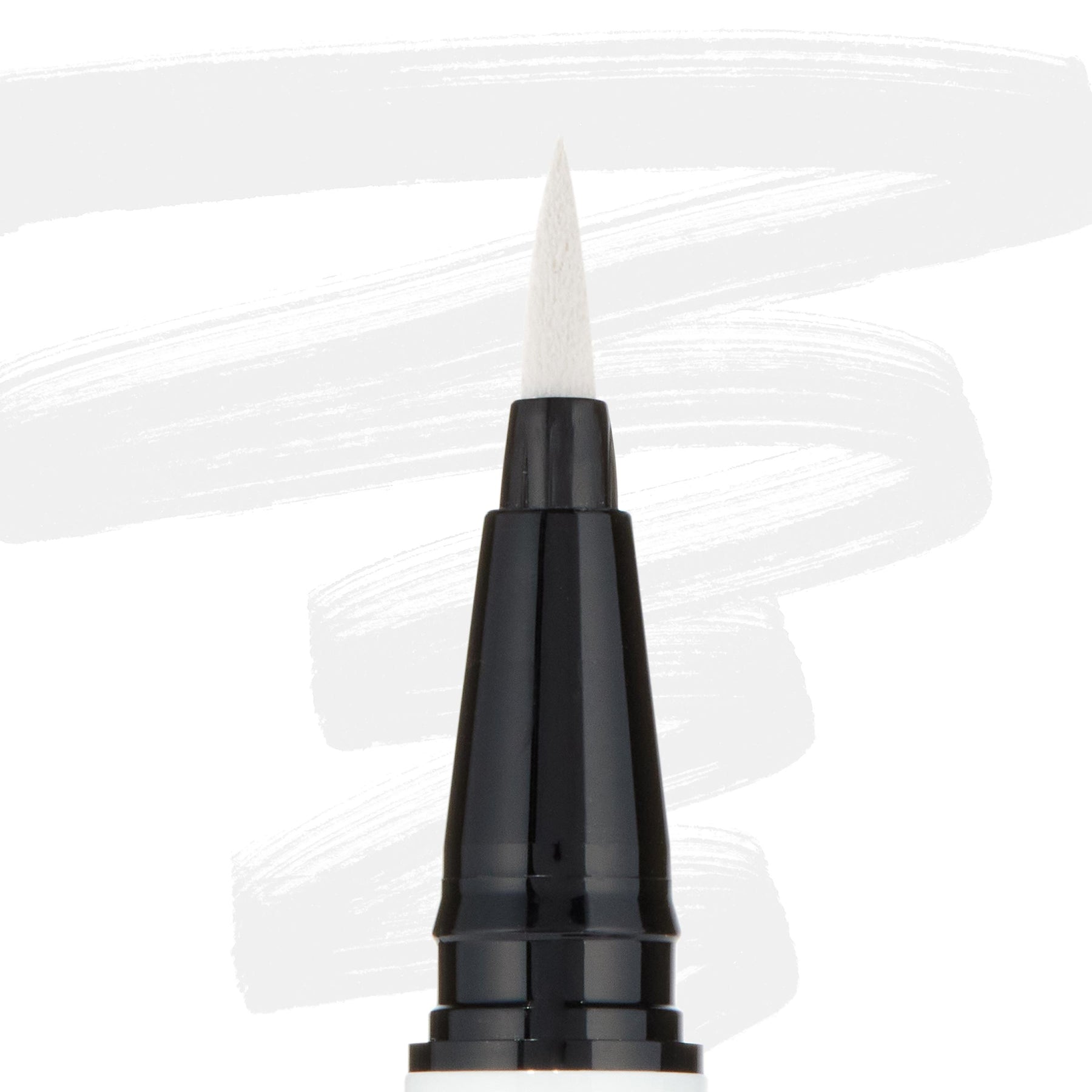 Graceland - Clean Tailored Liner Look