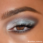 Cloud 9 - Glowing Minimal Eye Focus