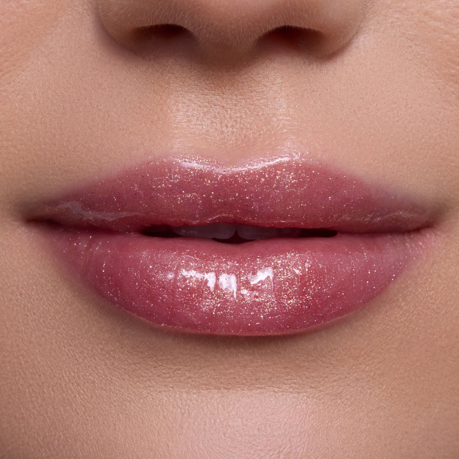 Mademoiselle Belle - Shimmering Contemporary Lip Story