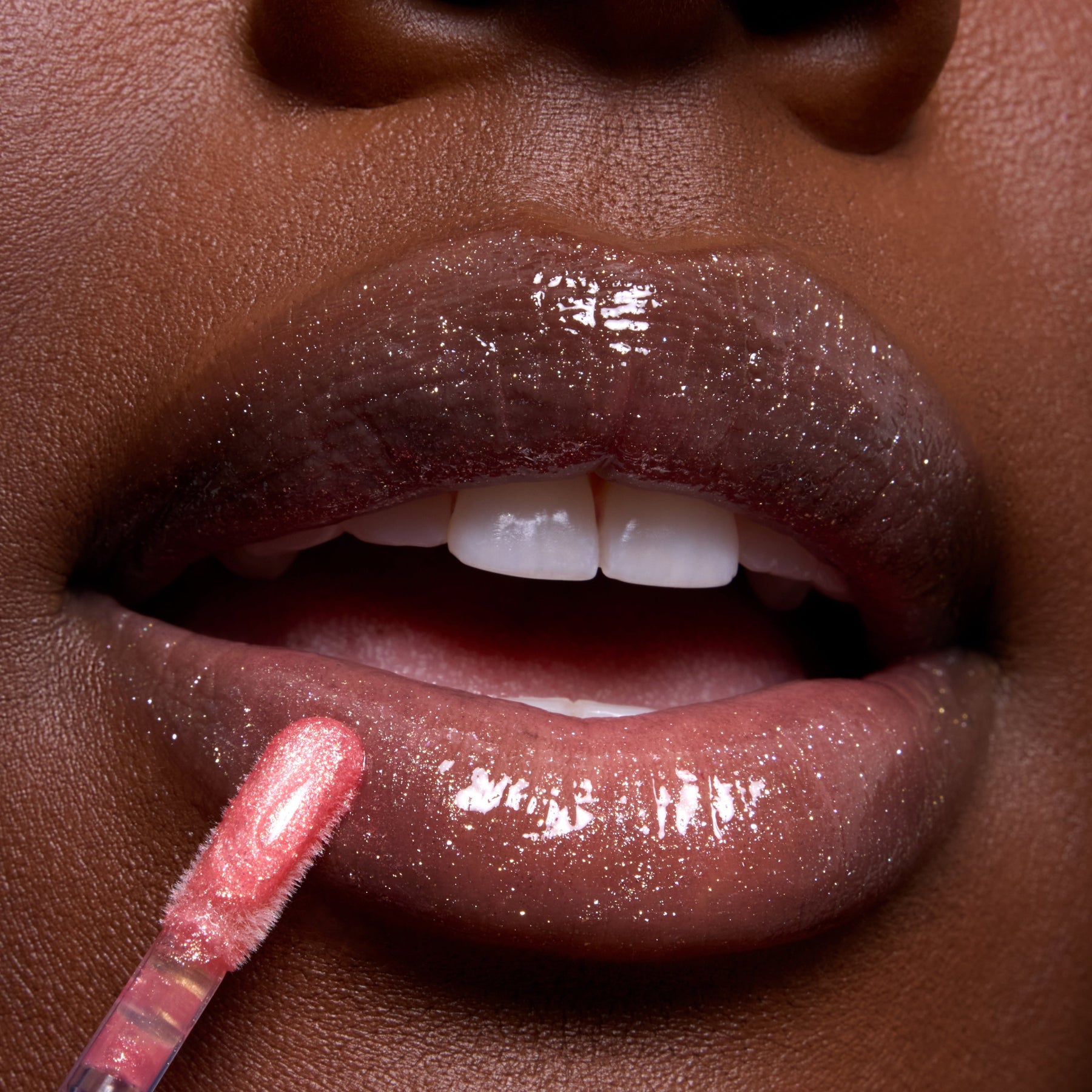 Mademoiselle Belle - Shimmering Contemporary Lip Story