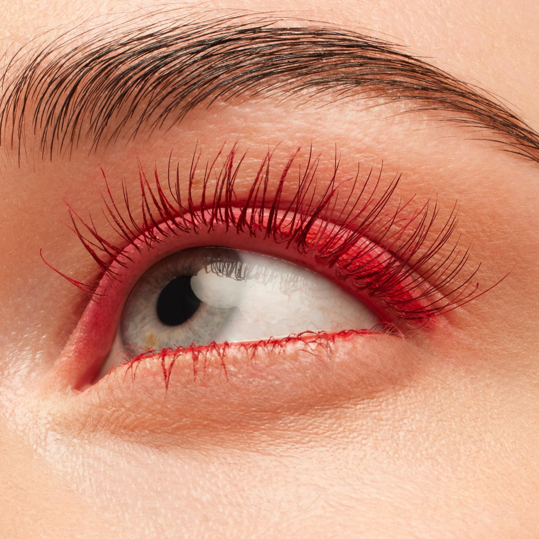 Left on Red - Dreamy Editorial Lash Look