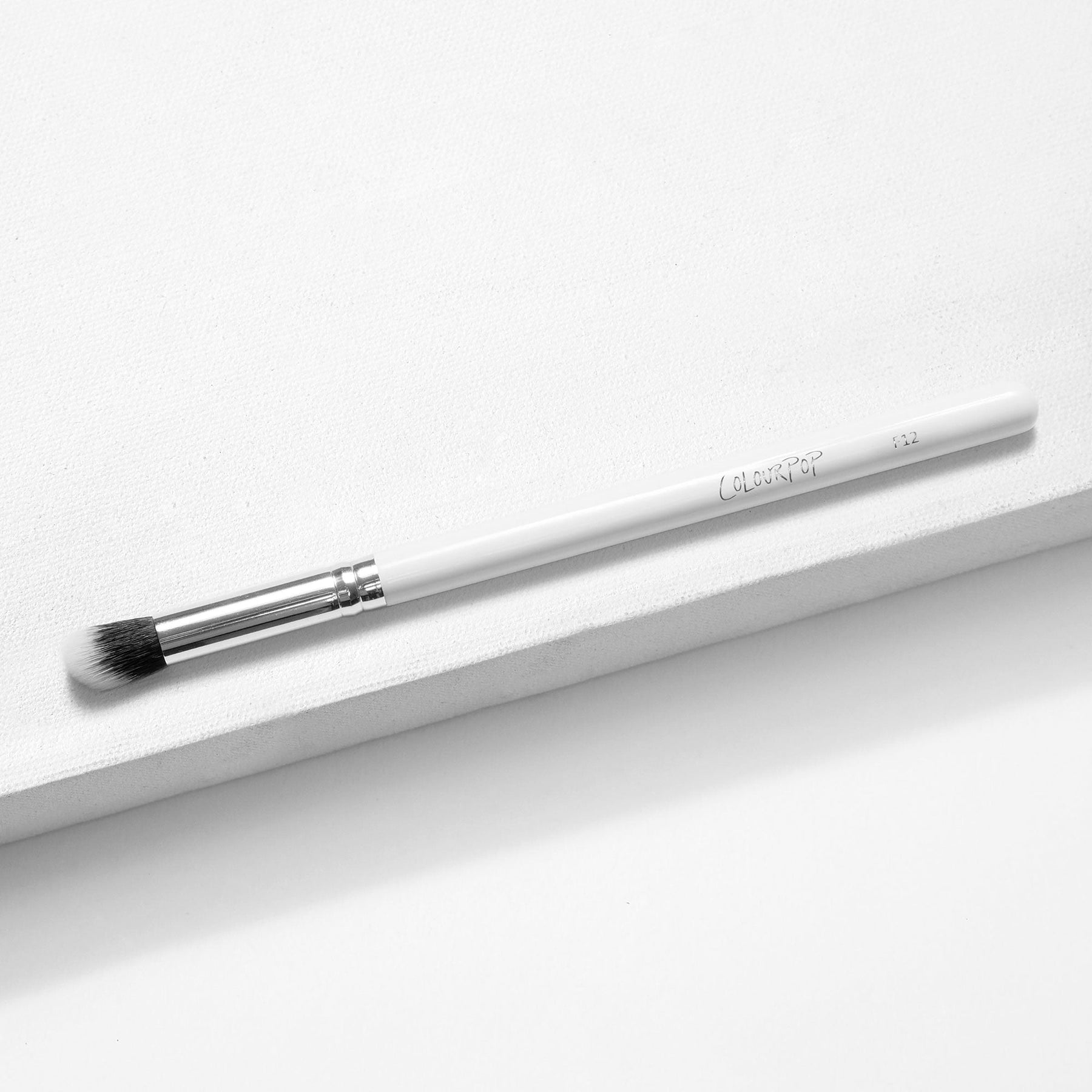Small Detail Brush - Smooth Makeup Artistry Shape