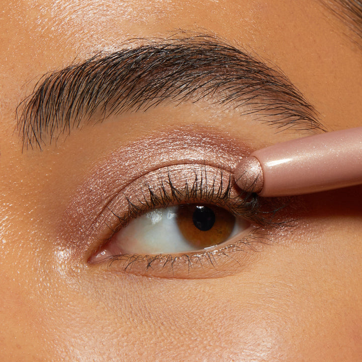 Socialite - Dreamy Inspired Eye Glow